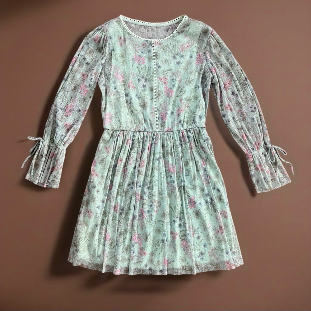 NWT! Vintage-Inspired Floral Dress – Elegant & Timeless / Size 8